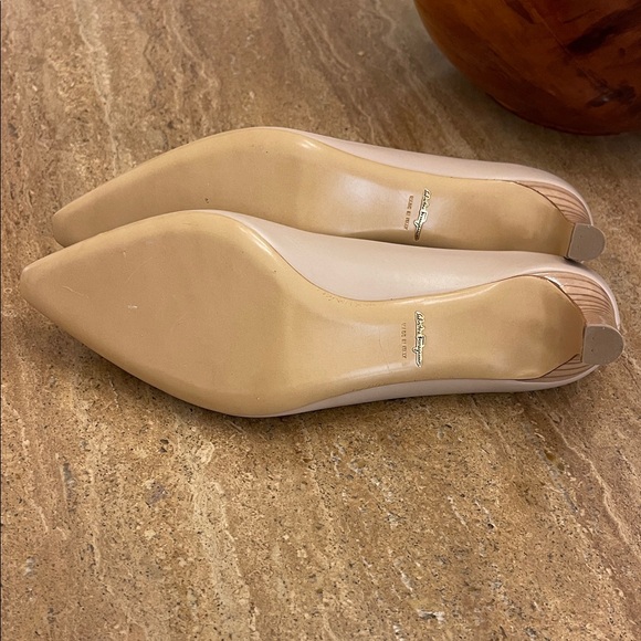 Salvatore Ferragamo Women's Nude Pumps - Picture 7 of 9